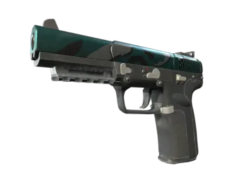 StatTrak™ Five-SeveN | Fowl Play (Battle-Scarred)